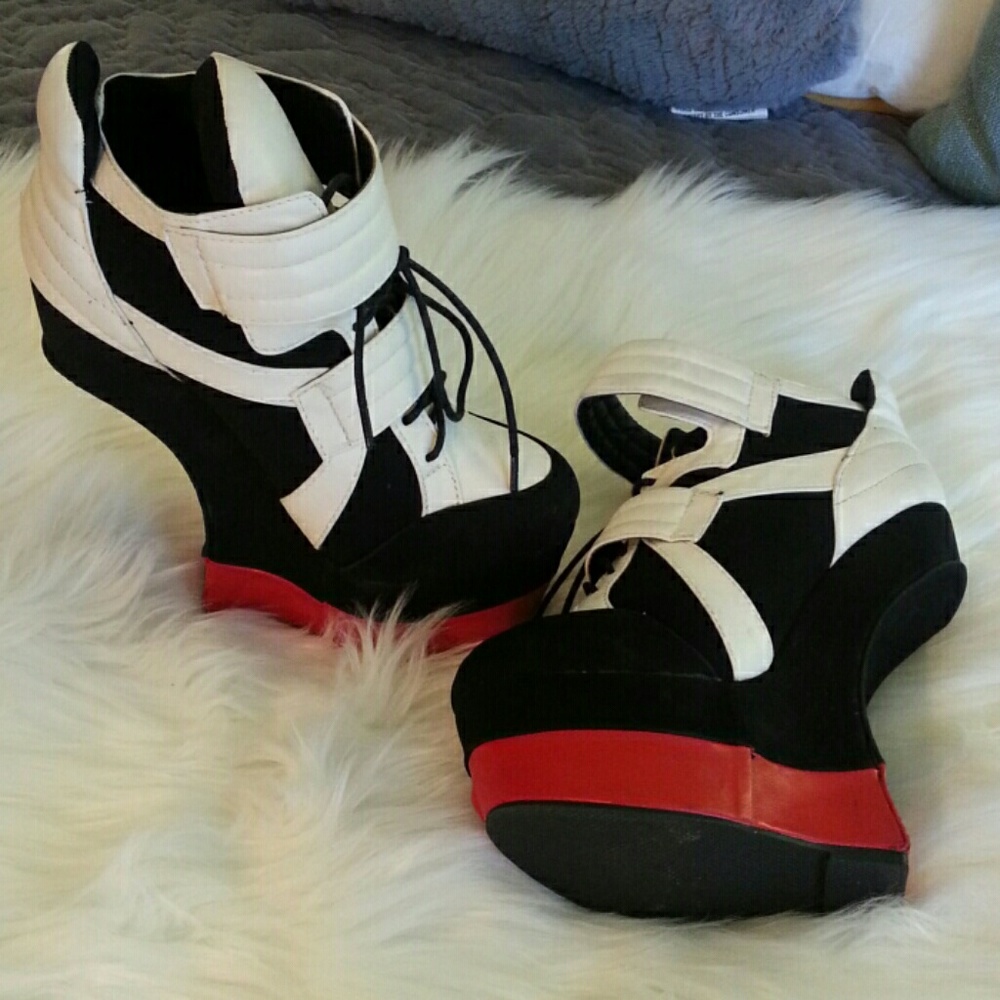 Privileged funky Black n White w Red shoes